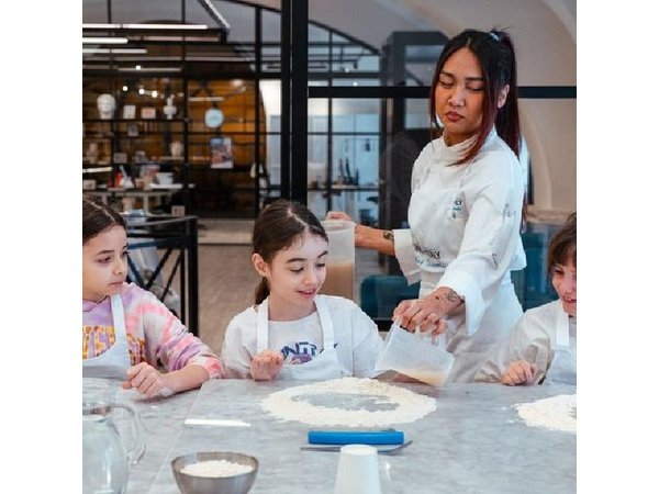 Rome Pizza or Pasta Cooking Class Gelato Tasting & Unlimited Wine