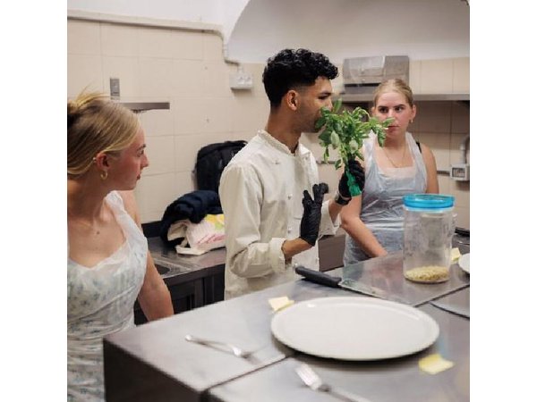 Pesto and Pasta Cooking Class in Rome City Center