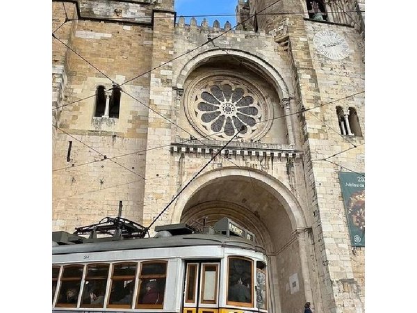 Lisbon, Jerónimos Monastery & Belém Tower Private Tour From Porto
