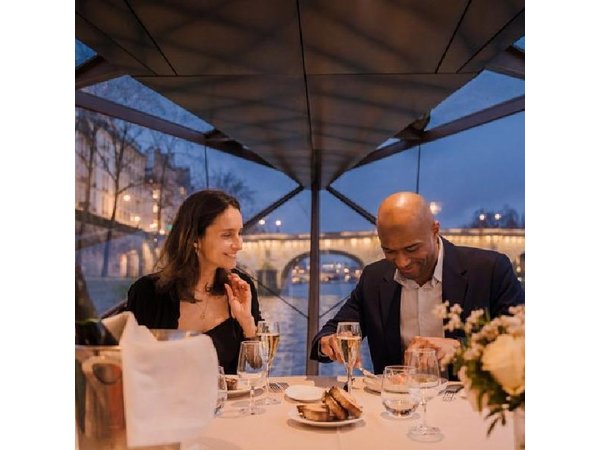 Bateaux Mouches® Dinner Cruise on the Seine River in Paris