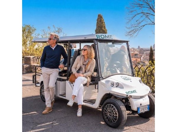 Private Tour of Rome by Golf Cart Gems and Photo Stops