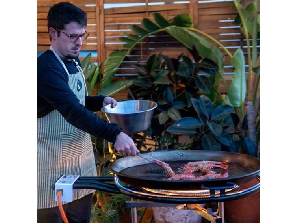 Barcelona Gaudi Walking Tour and Paella Cooking Class