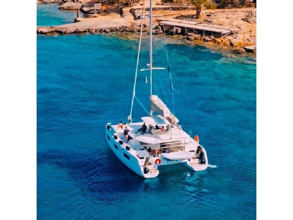 Catamaran Sailing to Dia with Lunch in Heraklion, Crete(EST 2024)