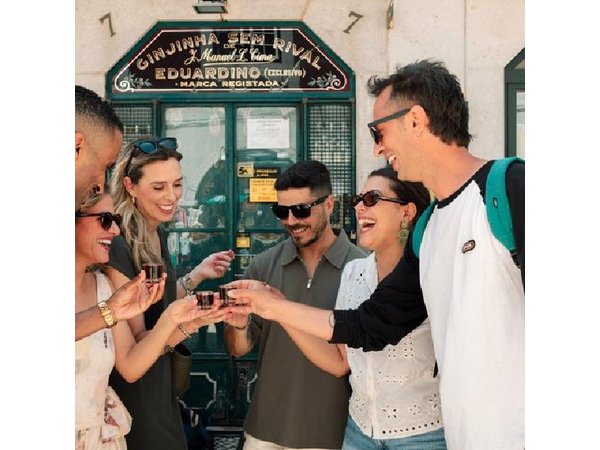Lisbon Small-Group Food & Wine Tour with a Full Meal