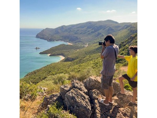 Arrabida Wine Tour from Lisbon: Wineries, Tastings & Tile Factory