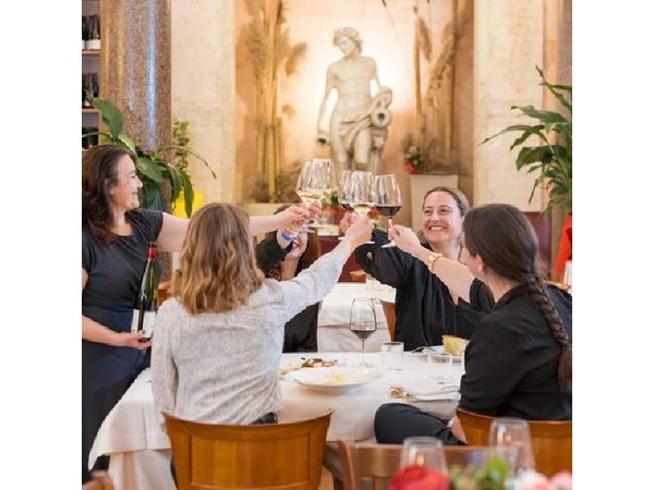 Rome Pantheon: Fine Food & Wine Pairing Dinner with Sommelier