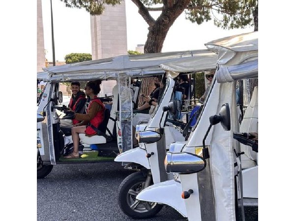 Lisbon Half Day Sightseeing Tour on a Private Eco Tuk Tuk