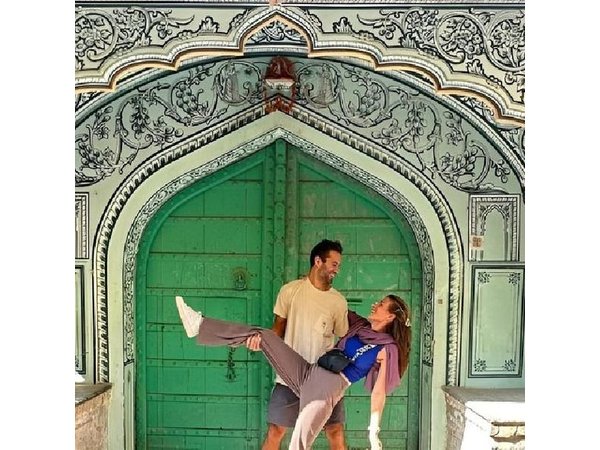 Jaipur Full Day Tour By Local Guide And Transportation