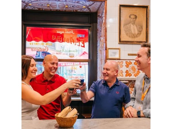 Madrid Food Tour: Tapas, Drinks and Delights with a Local