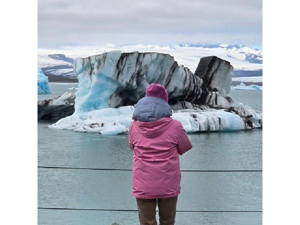 Reykjavik: Glacier Lagoon, Diamond Beach & South Coast Day Tour