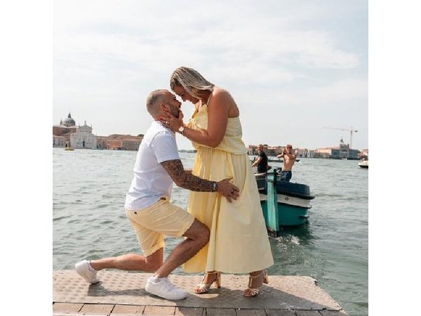 Photo session in hidden gems of Venice!