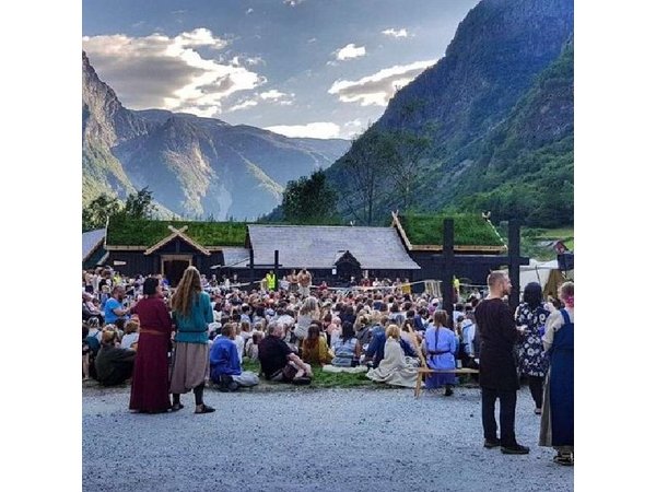 Bergen: Viking Village & UNESCO NærøyFjord Cruise to Flåm