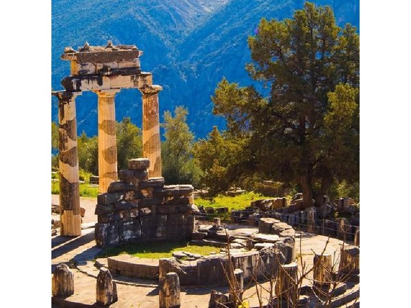 Delphi Fully Guided Small Group Tour from Athens