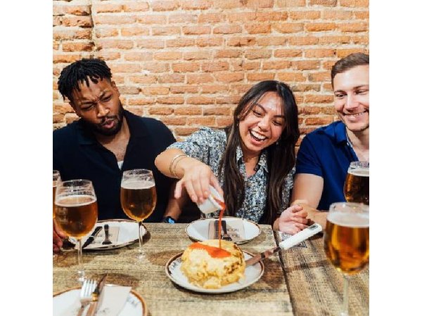 Madrid: Private Tapas & Wine Food Walking Tour in La Latina