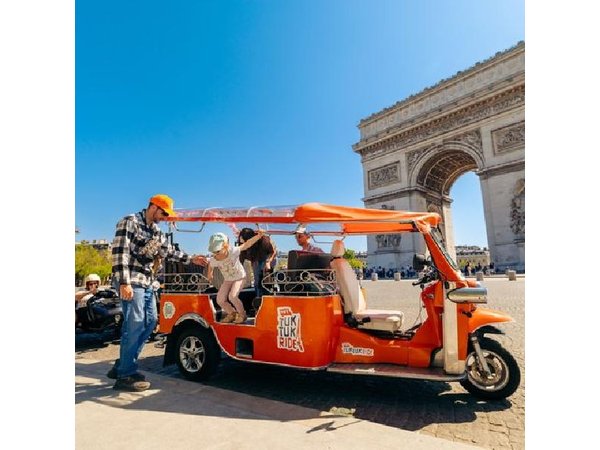 Private Tour in Paris by Electric TUKTUK
