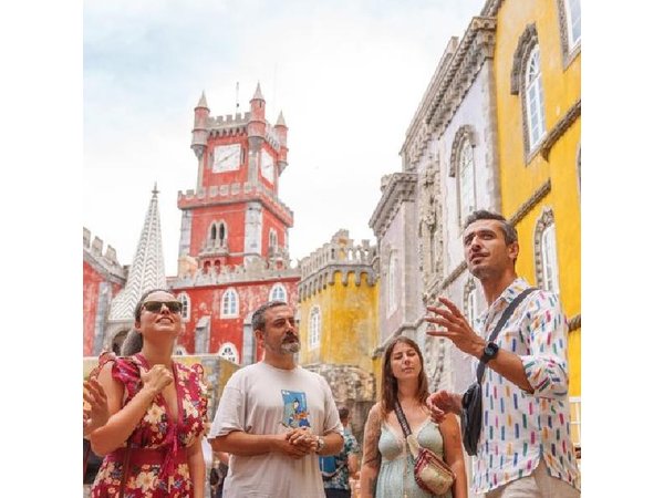Half-Day Sintra and Pena Palace Tour from Lisbon with Small-Group