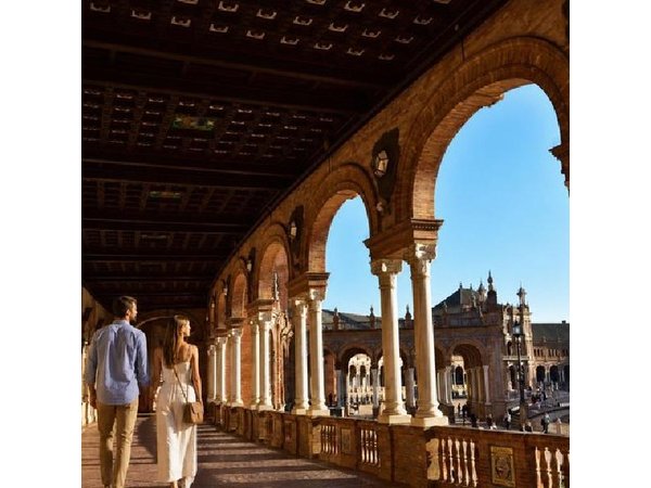 Seville Scavenger Hunt & Highlights Self-Guided Walking Tour