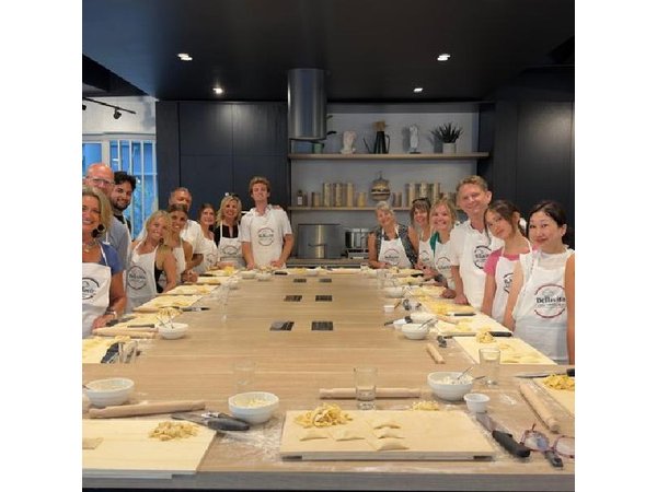 Rome: Pasta Fettuccine Ravioli and Tiramisu Cooking Class