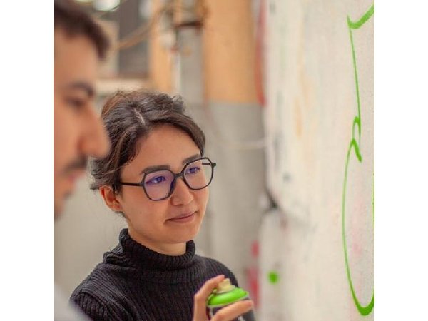 Istanbul Graffiti Experience with Local Artist at Private Garden