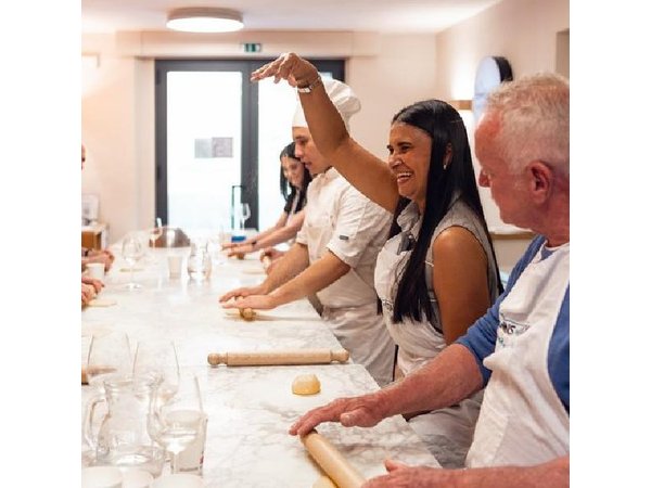 Florence Pasta Making Class or Lasagna, Tiramisu & Market Tour