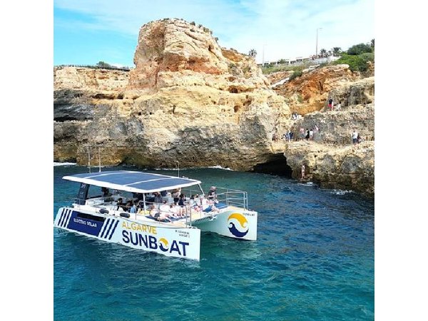 Portimão: Benagil Caves & Golden Coast Eco Catamaran Tour