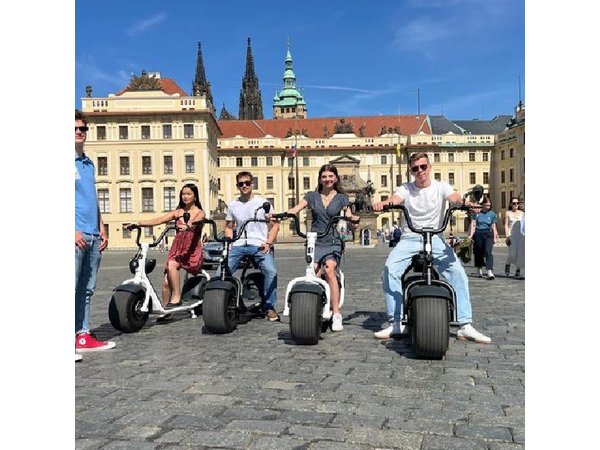Prague E-Scooter Tour: Fat Tire or Regular Scooter