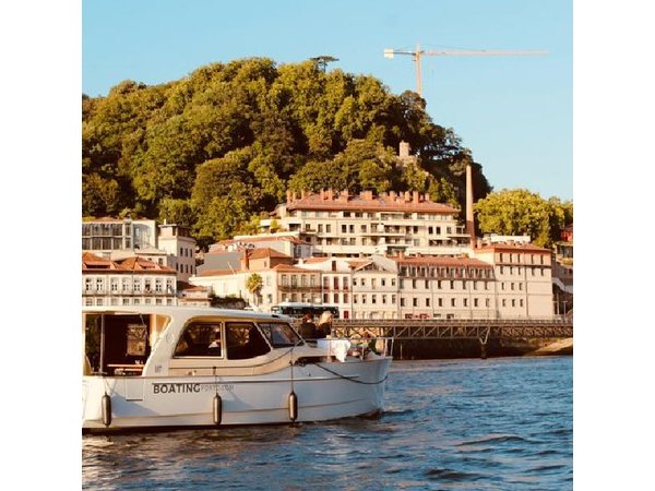 Private elegant cruise with wine, local cheeses & charcuterie