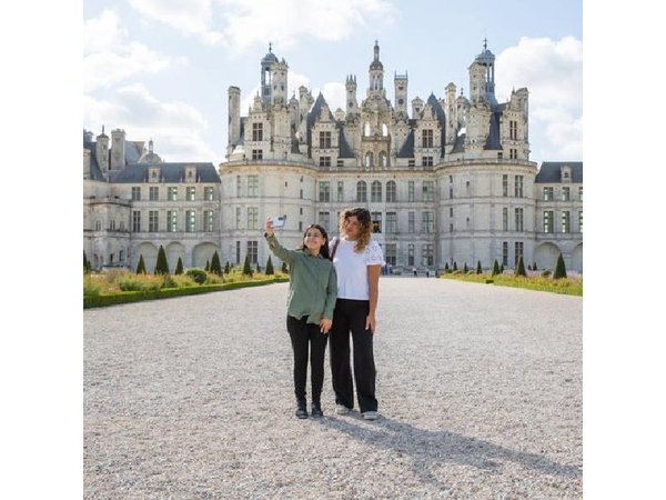 Loire Valley Castles Day Trip with Audio Guided Option from Paris