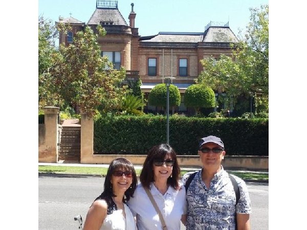 North Adelaide: Mansions & History Walking Tour