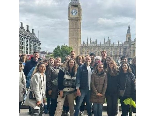 Private Essential London Walking Tour with a Londoner