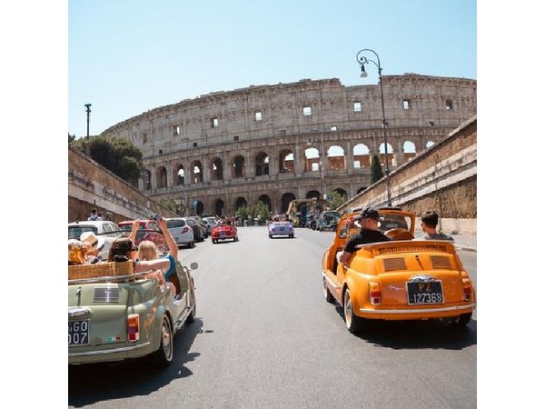 Convertible Fiat 500 Tour in Rome with Professional Photos