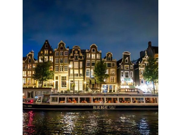 Amsterdam Light Festival Cruise in Covered Boat with Live Guide