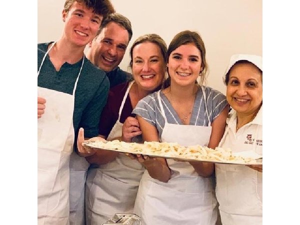 Bari: Pasta & Tiramisu Cooking Class with Wine by Cooking Italy
