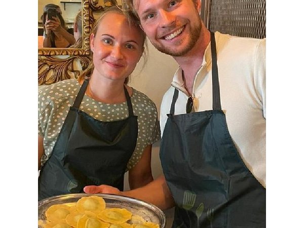 Palermo: Pasta and Tiramisu Small Group Cooking Class with Wine