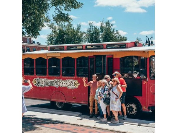 Louisville 3-Hour Bourbon Trolley Tour with Distillery & Tastings