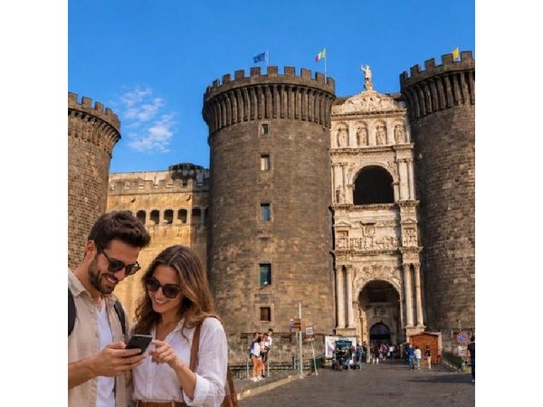 Naples Scavenger Hunt & Highlights Self-Guided Walking Tour