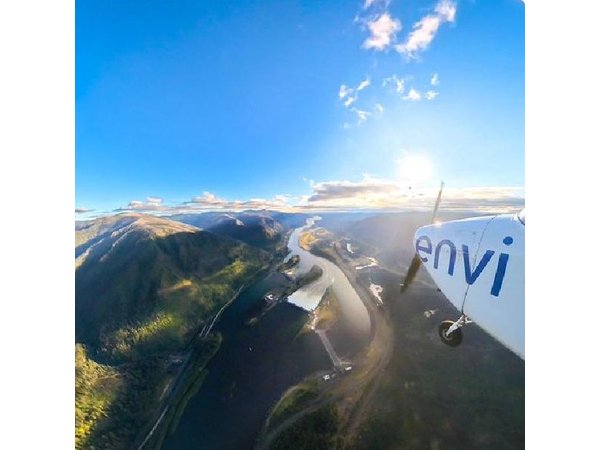 Multnomah Falls and Columbia River Gorge Tour by Envi Adventures