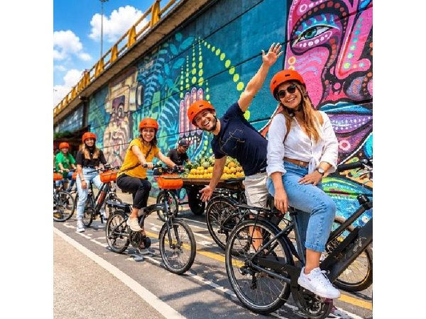 Warsaw Bike Tour: Old Town & City Centre Guided (1.5h or 3.5h)