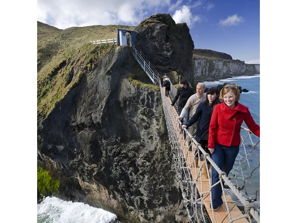 Guided Day Tour: Giant's Causeway from Belfast