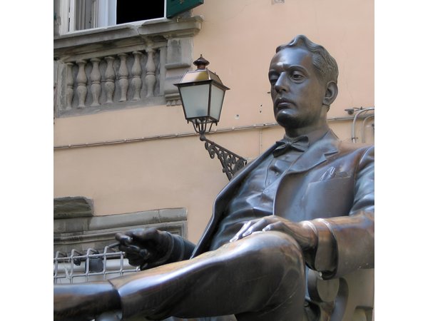 Enjoyable music tour of the historical city of Lucca