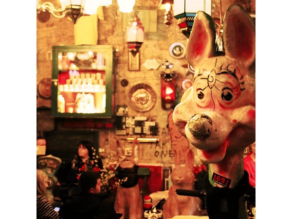 Private Budapest Ruin Bar Tour with Local Drinks & Street Food