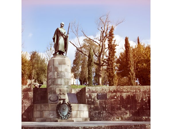 Full-Day Tour to Guimarães and Braga from Porto