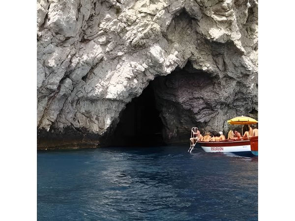 Taormina and Isola Bella Day Tour with Boat Trip from Messina