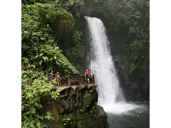 Day Trip from San Jose to La Paz Waterfall Gardens & Safari in Sarapiqui River