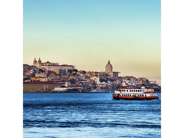 Two-Hour Private Sailing Trip in Lisbon
