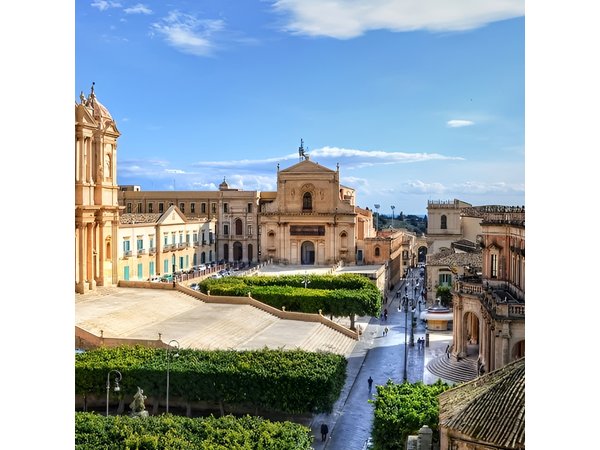 Noto Private Tour from Syracuse with sicilian "Arancino"