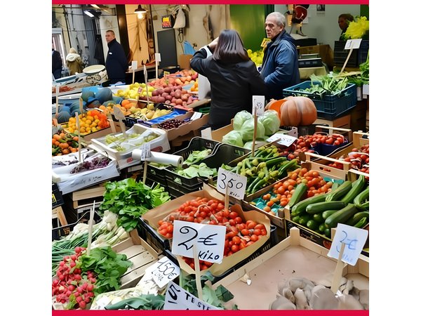 Cesarine: Market Tour & Typical Dining at a Local's Home in Lucca
