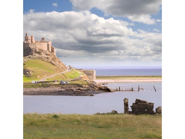 Edinburgh: Holy Island, Alnwick Castle & Kingdom of Northumbria