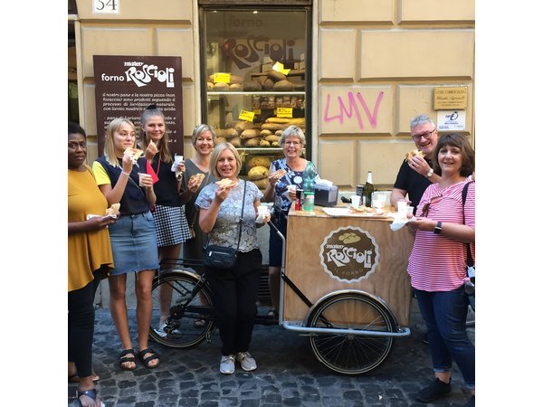 Campo dè Fiori Market and Trevi Fountain Food and Wine Tour in Rome