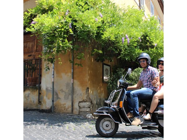 Secret Rome by Vespa private Tour